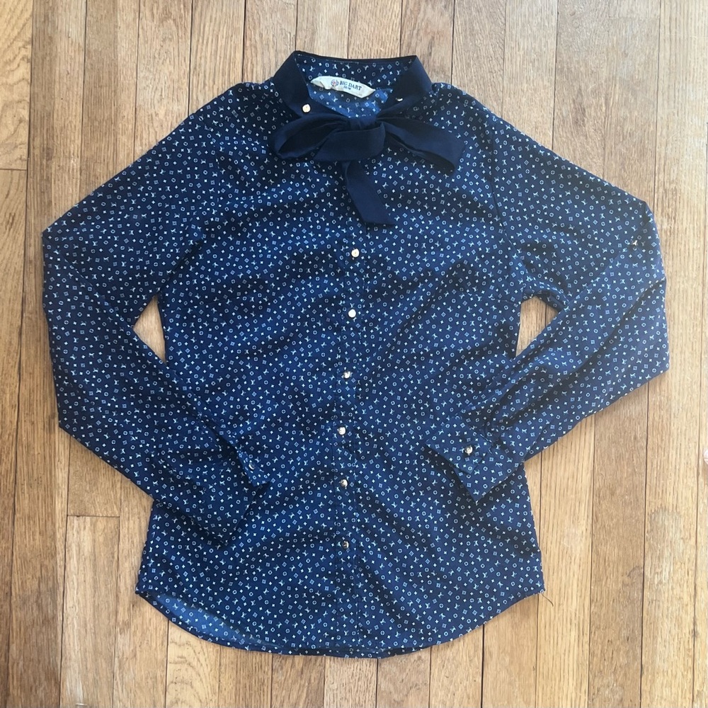 Big Dart Buttonup Size 38/M